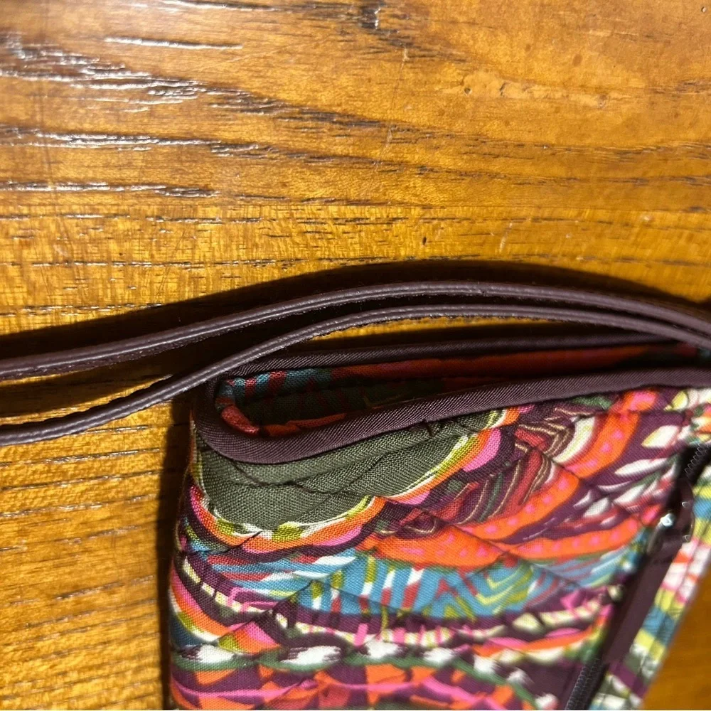 Vera Bradley Heirloom Paisley RFID Front Zip Wristlet EUC!!